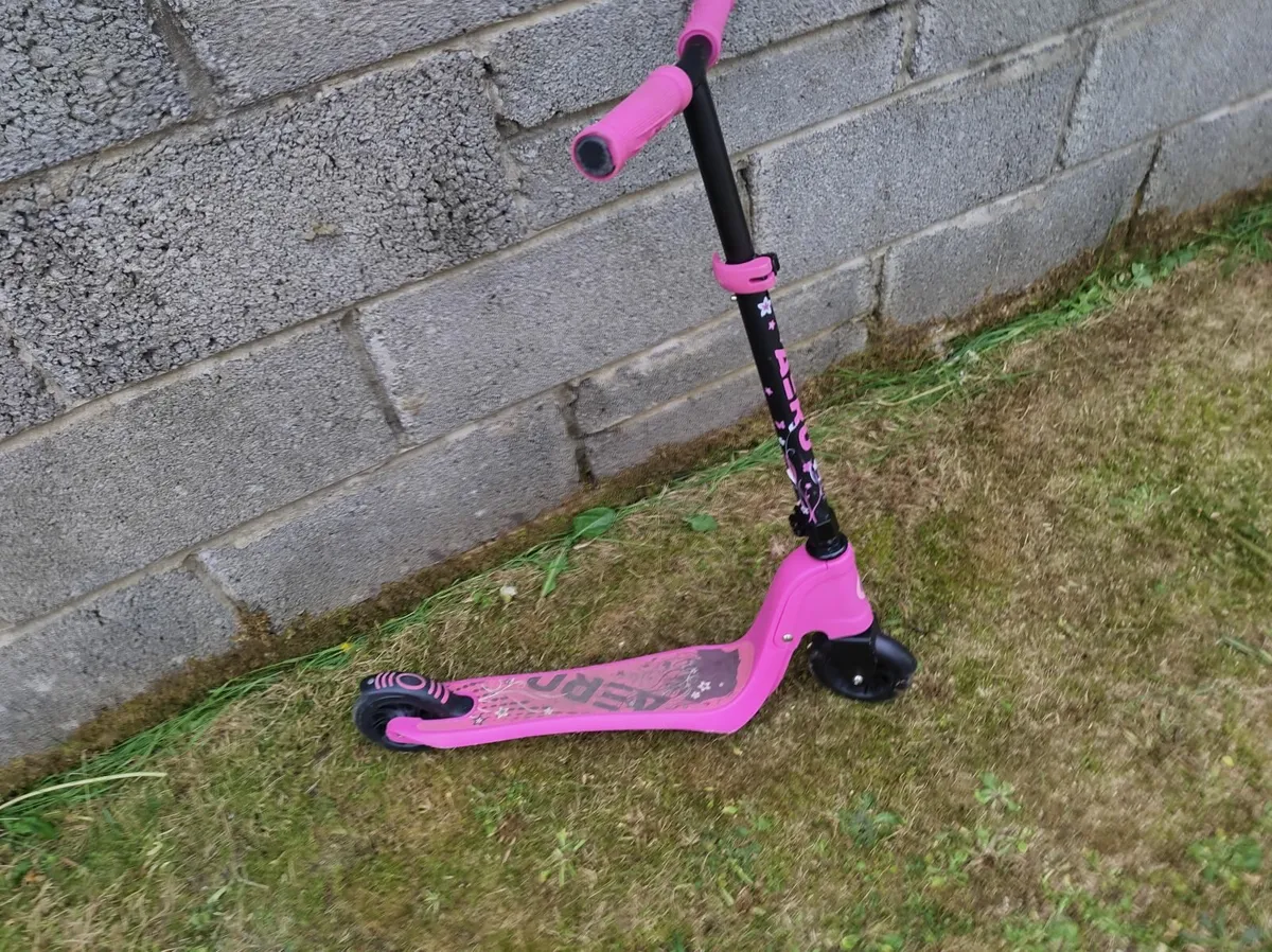 Scooter with led wheels pink Aero C1 - Image 3