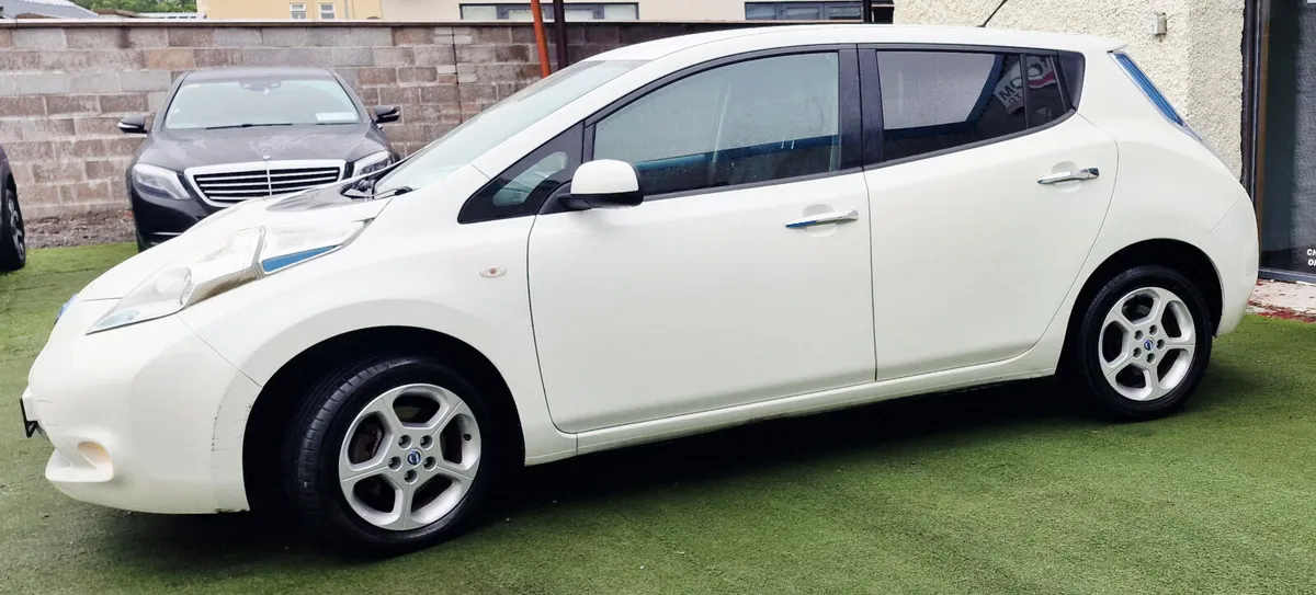 Nissan Leaf ACCENTA LOW KM REV CAMERA SAT NAV - Image 2