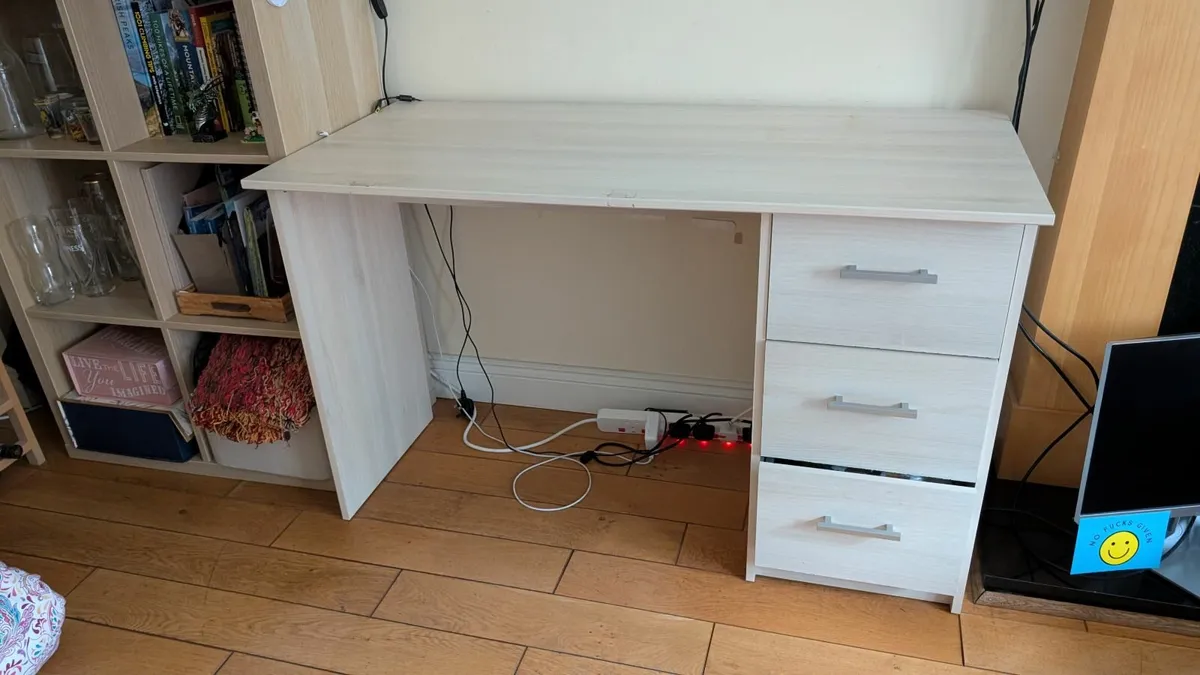 Desk - Image 3