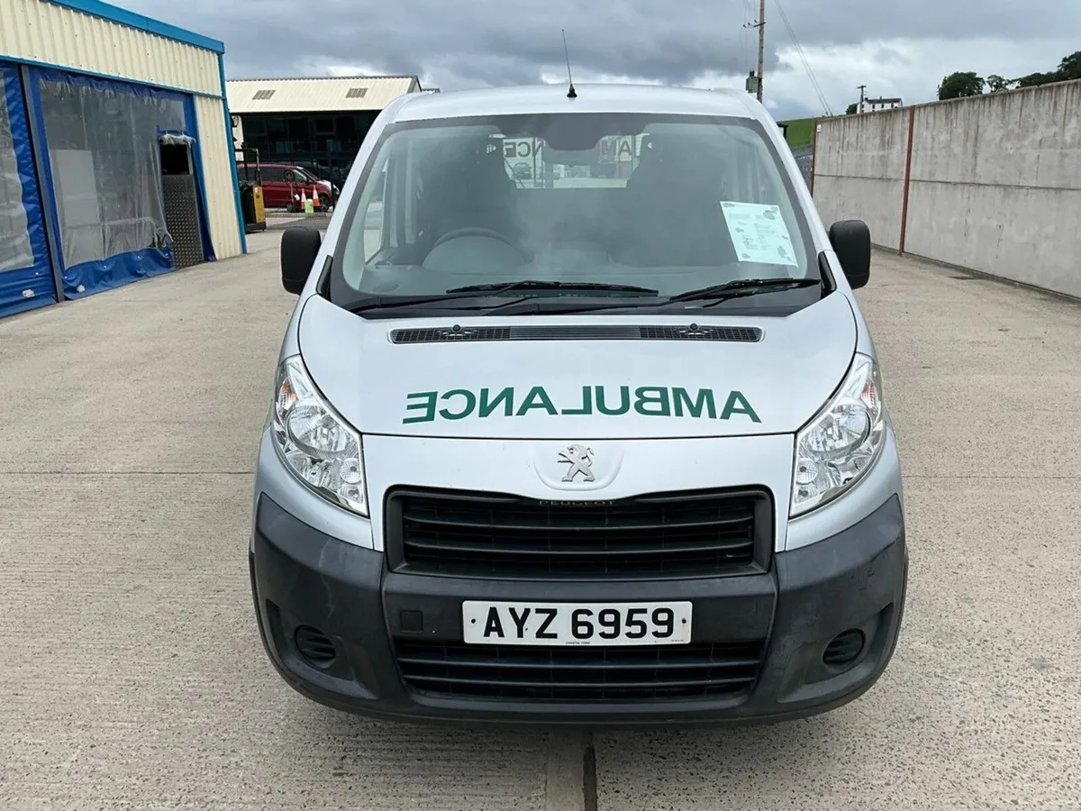 PEUGEOT EXPERT TEPEE COMFORT L1 2.0 HDI AMBULANCE - Image 3