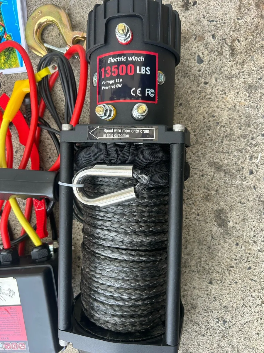 Winch 12V 13500lbs/ 6123KG Synthetic rope - Image 1