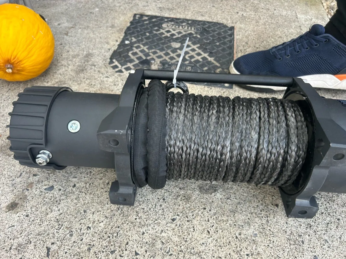 Winch 12V 13500lbs/ 6123KG Synthetic rope - Image 3