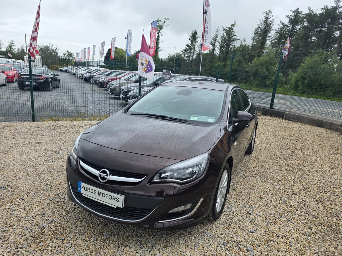 Opel Astra 2014 - Image 2