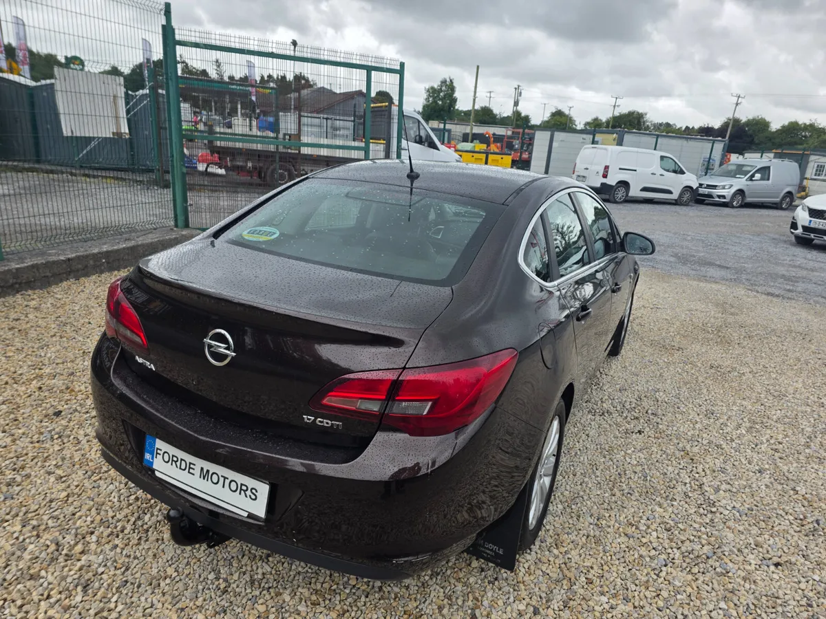Opel Astra 2014 - Image 4