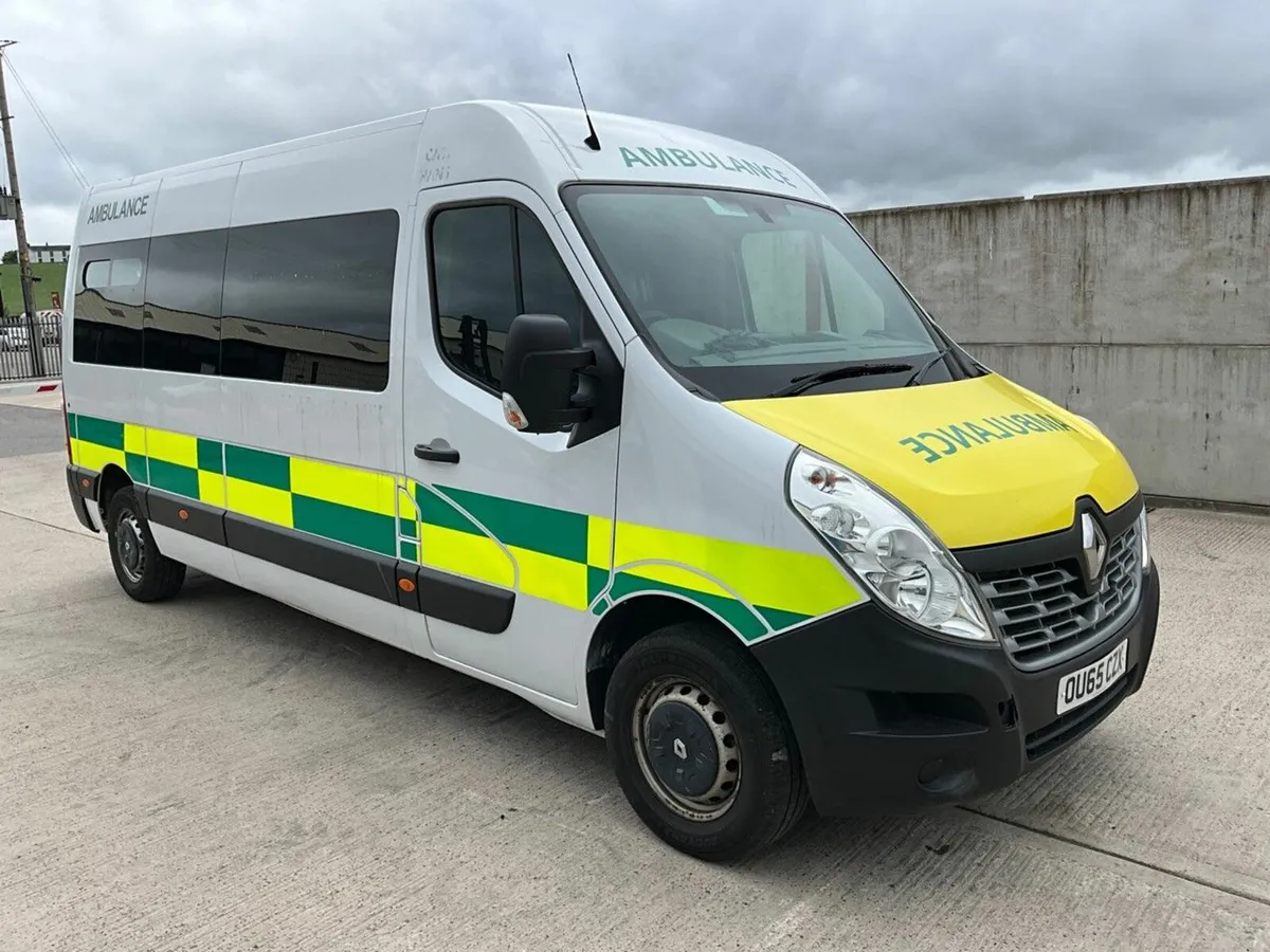 RENAULT MASTER LM35 2.3 DCI 125PS AMBULANCE - Image 1