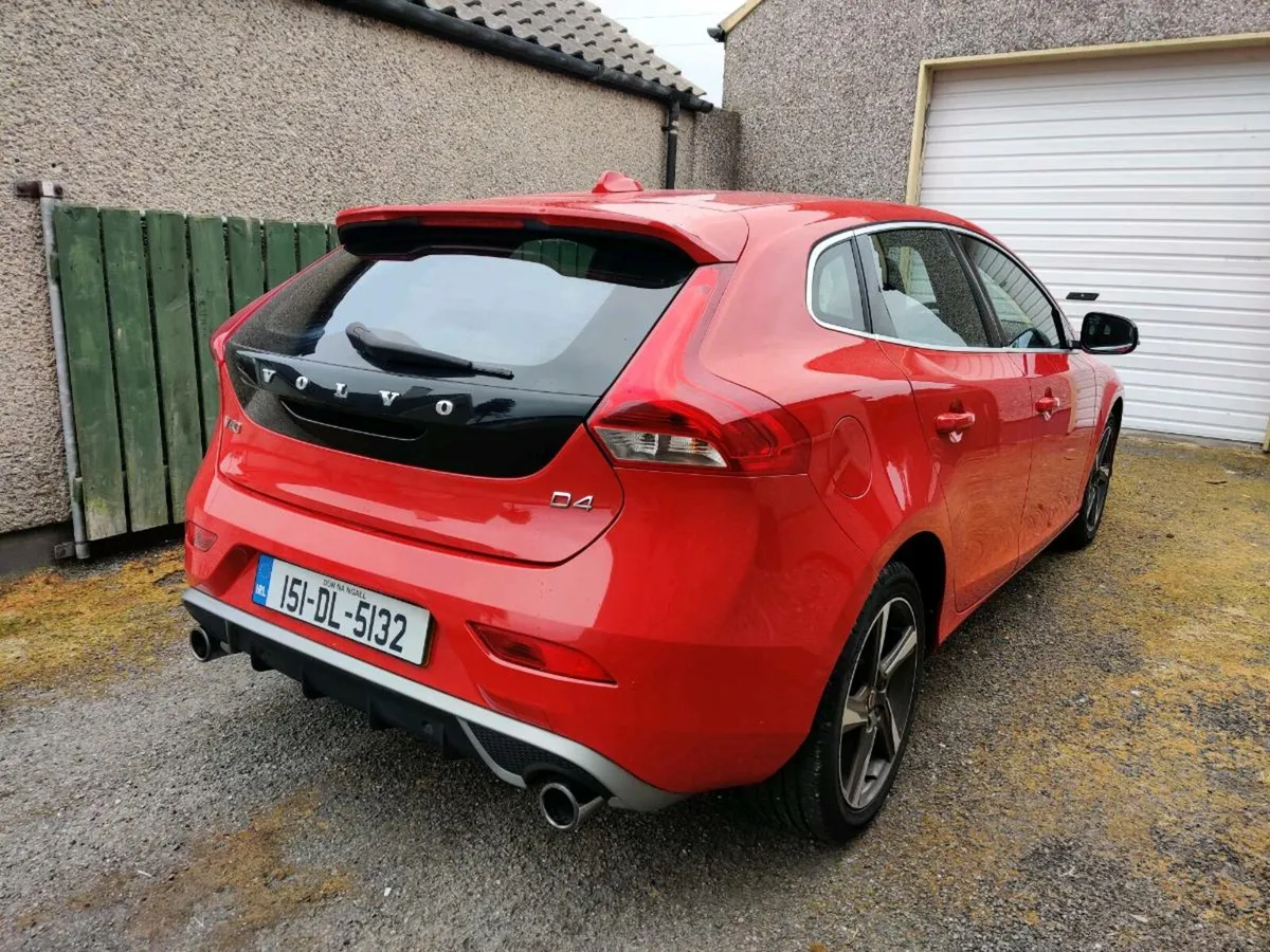 Volvo V40 D4 R-Design - Image 2