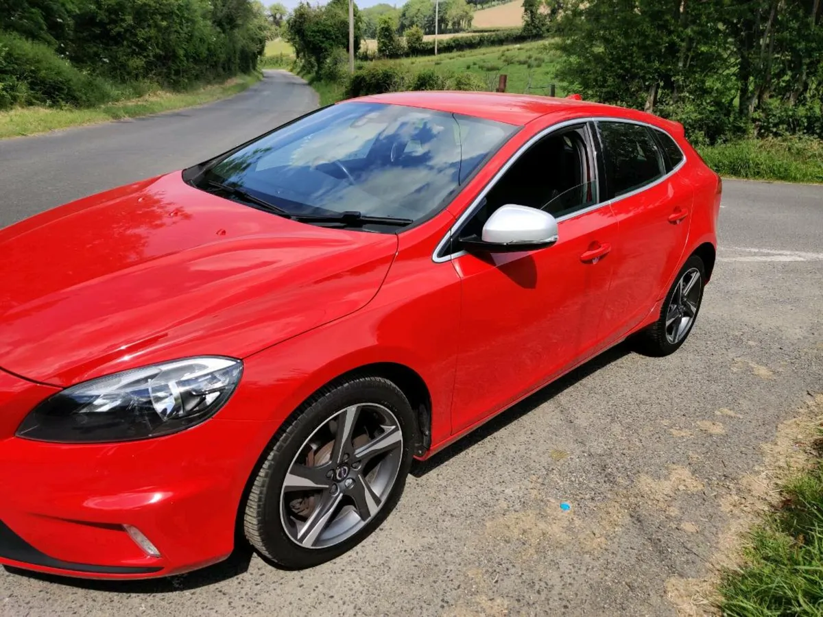 Volvo V40 D4 R-Design - Image 4