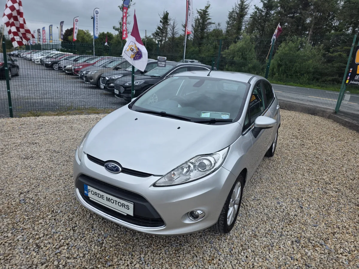Ford Fiesta 2011 - Image 2