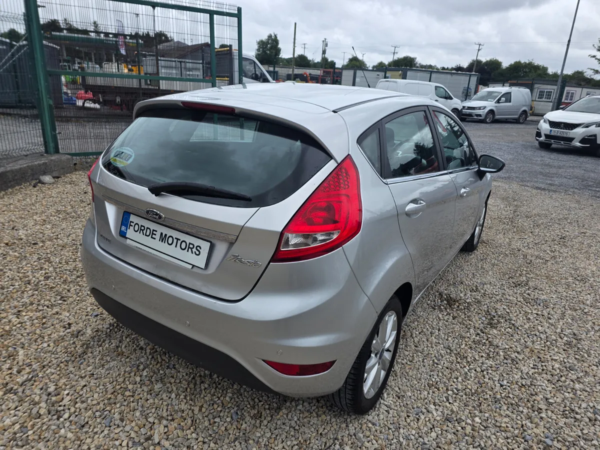 Ford Fiesta 2011 - Image 4