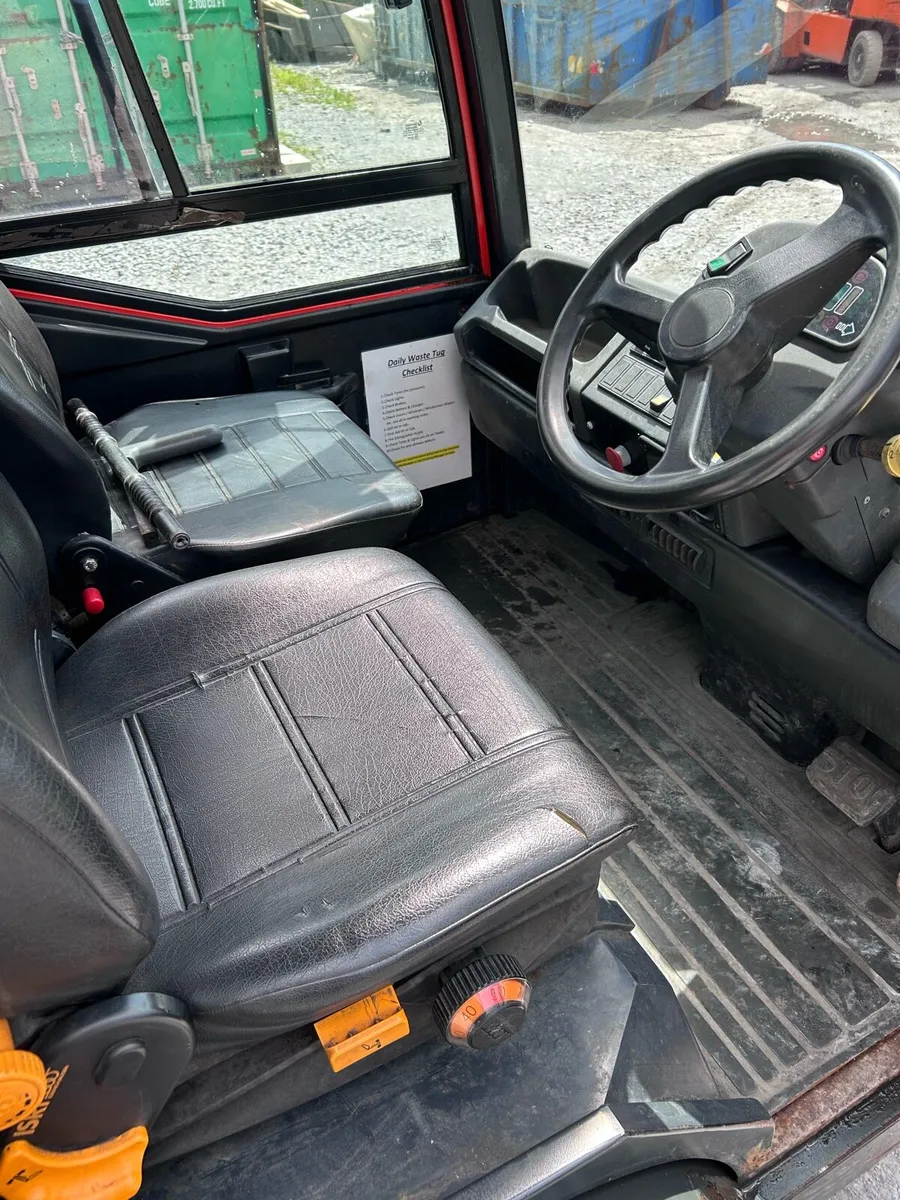Linde p250 electric tug - Image 2