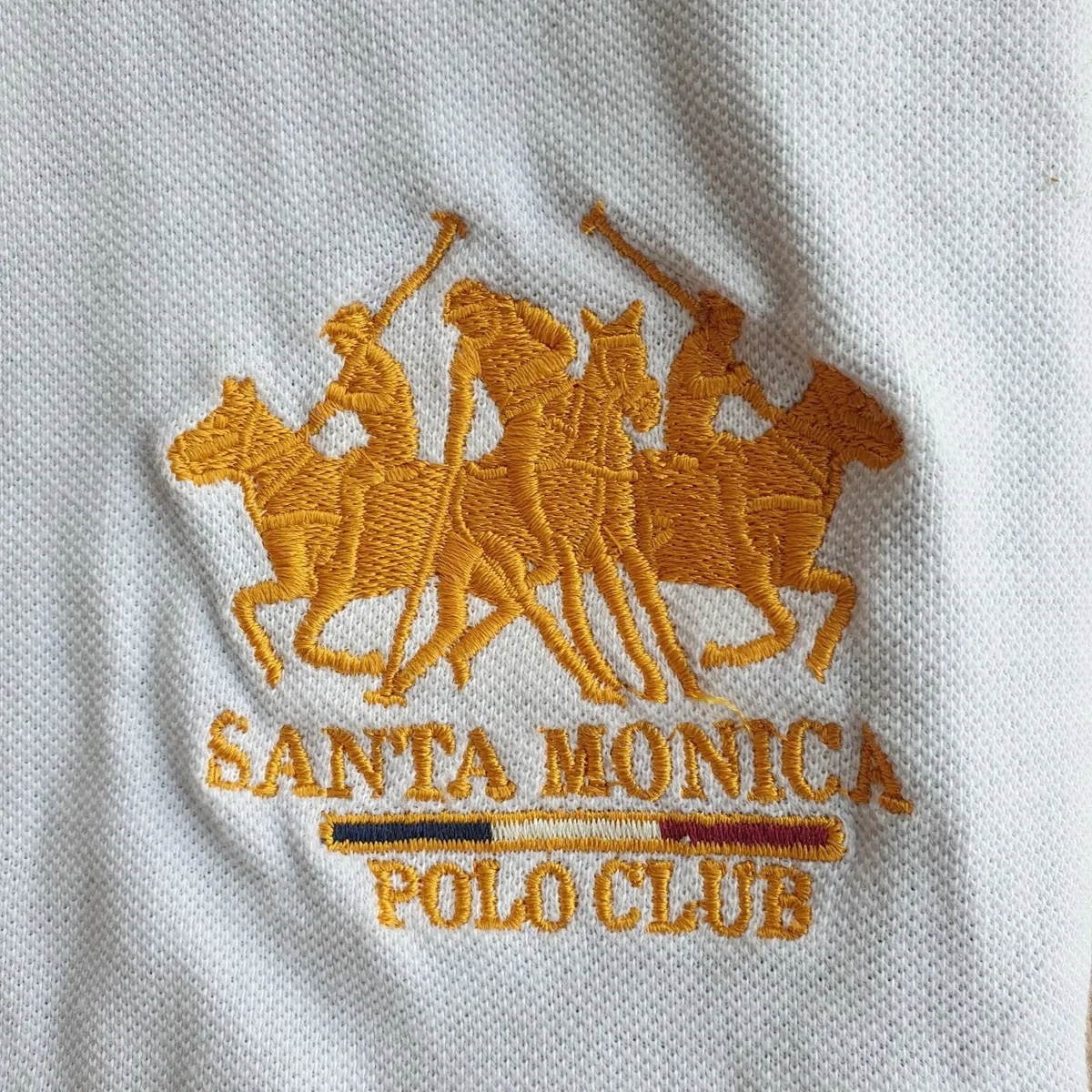 Men's polo shirt size large - Image 3