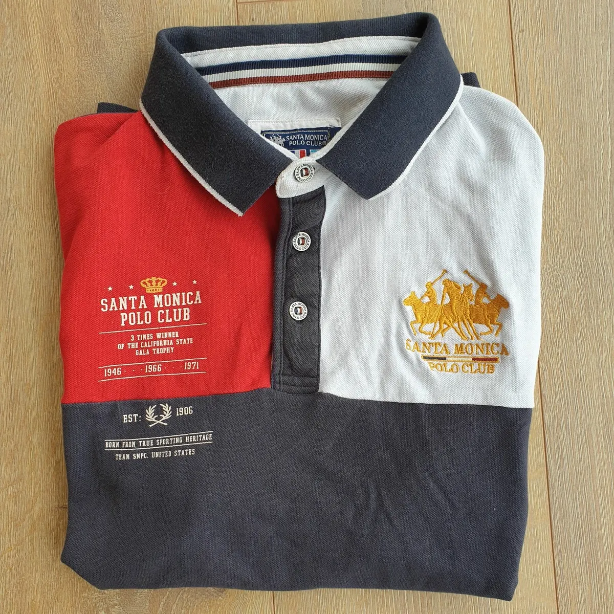Men's polo shirt size large - Image 1