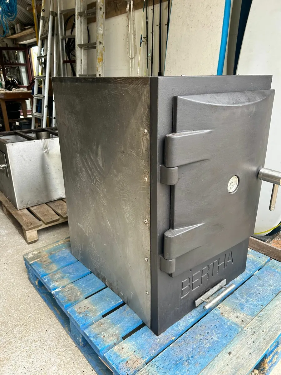 BERTHA Original Charcoal Oven - Image 4