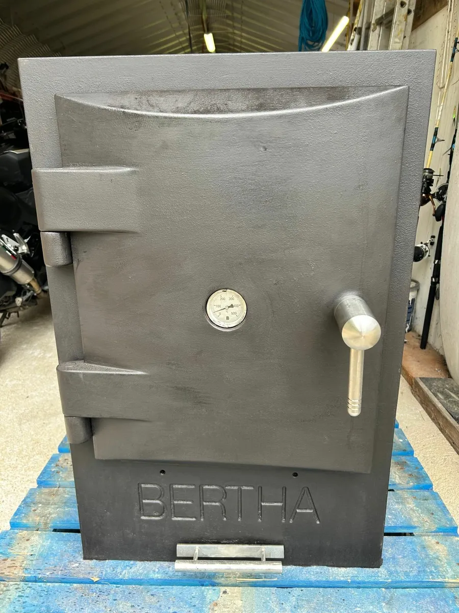 BERTHA Original Charcoal Oven - Image 1