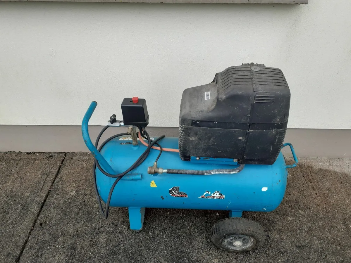 MAKITA AC1350 110V COMPRESSOR - Image 2