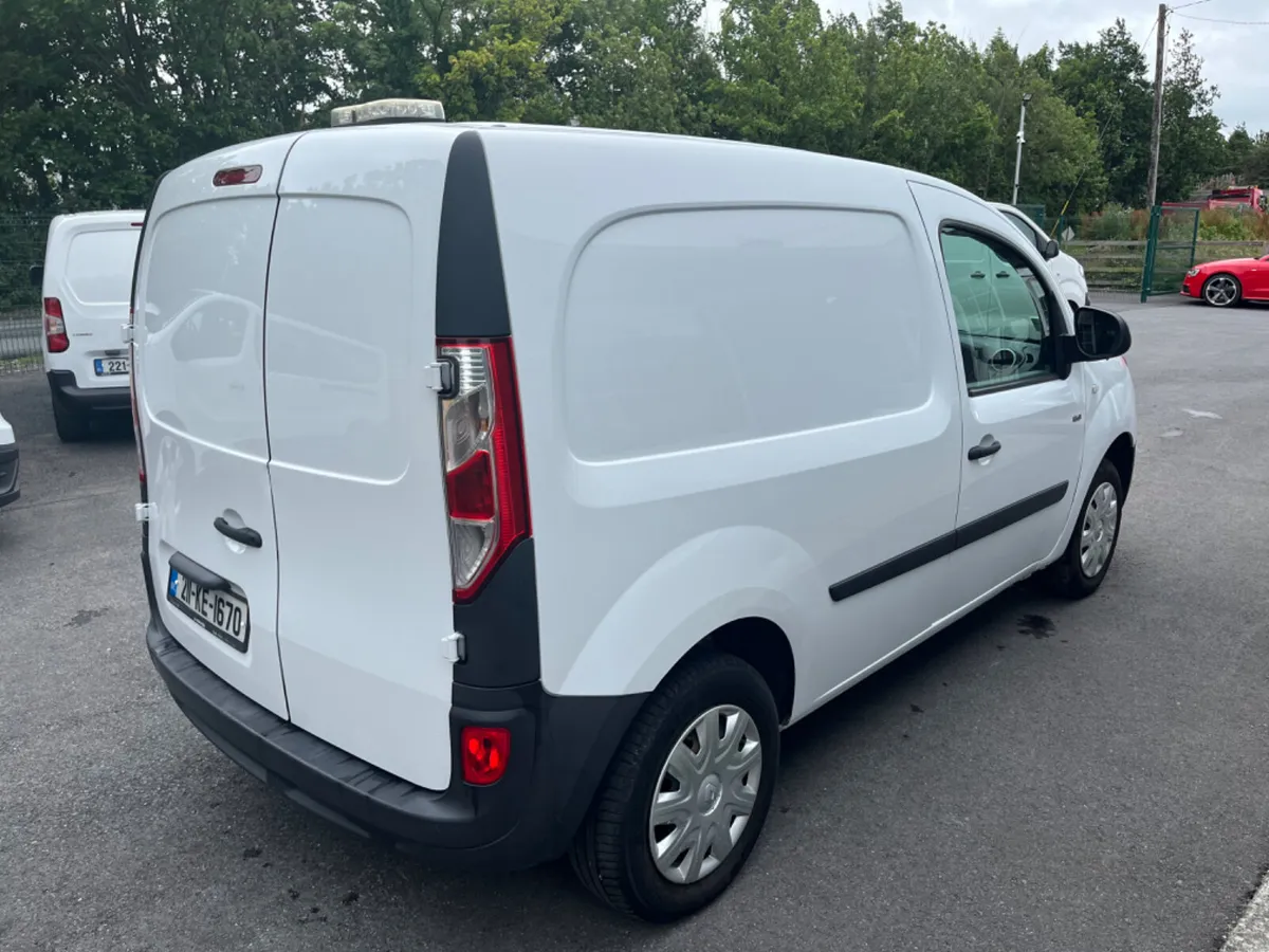 Renault Kangoo ZE 33 Electric (1 Owner) - Image 2