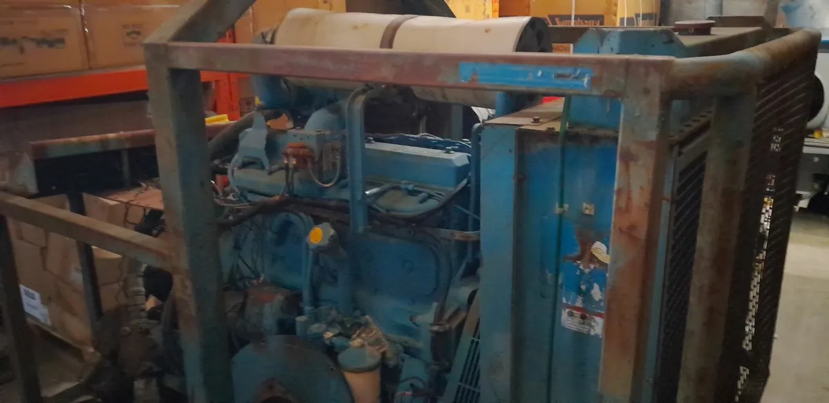 Volvo penta engine - Image 2