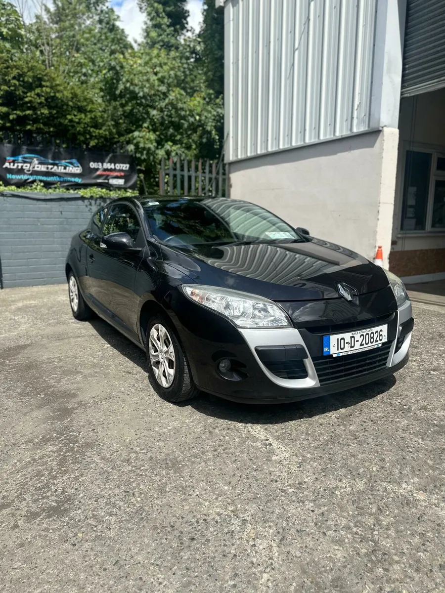 2010 Renault Megane - Image 2