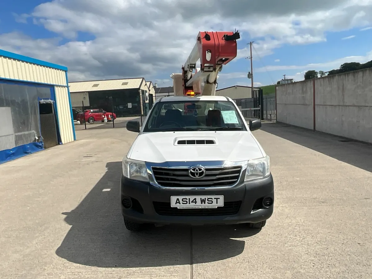 TOYOTA HILUX HL2 D-4D 2.5 PICK UP CHERRY PICKER - Image 3