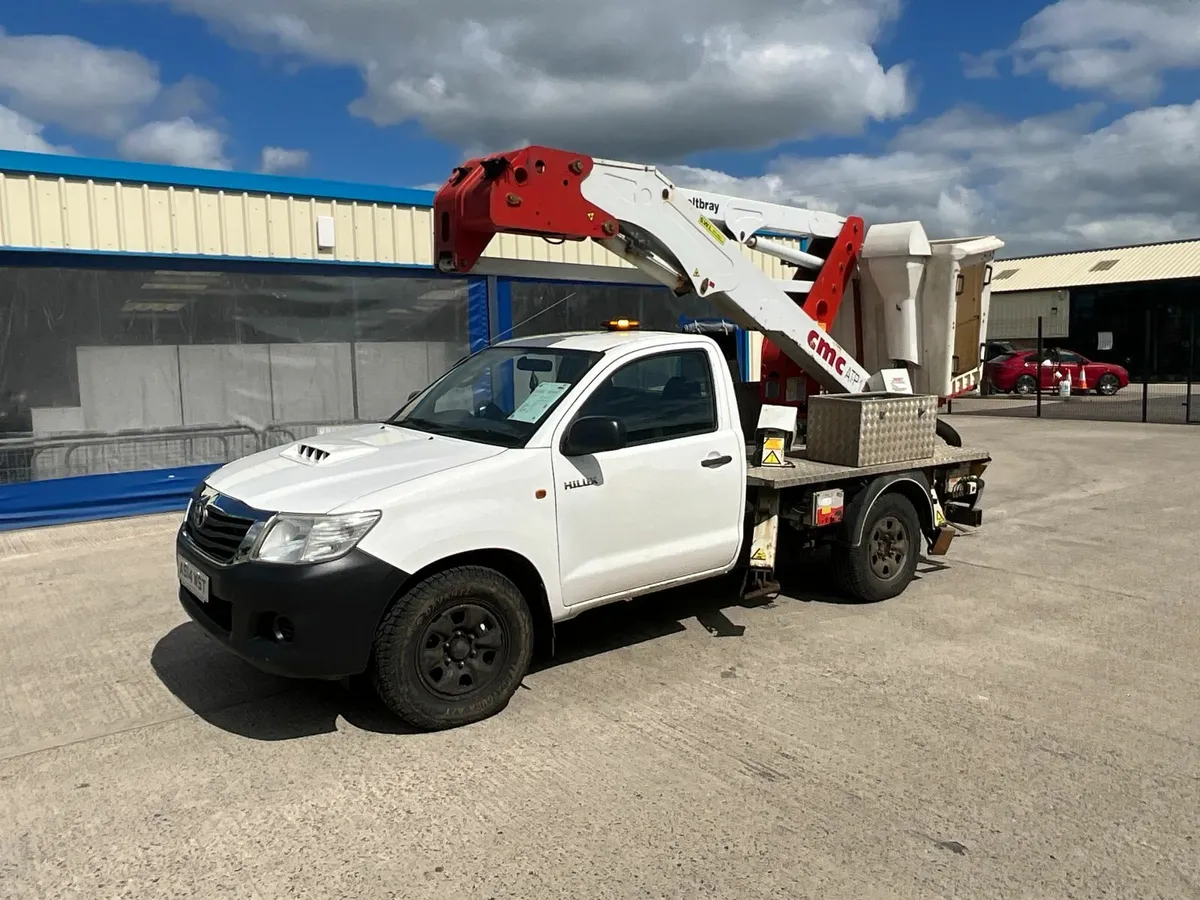 TOYOTA HILUX HL2 D-4D 2.5 PICK UP CHERRY PICKER - Image 4