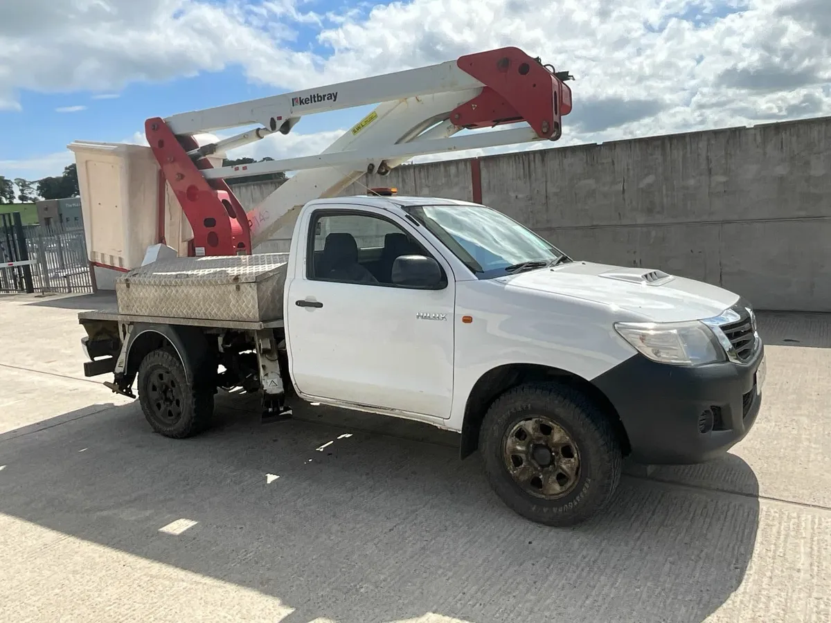 TOYOTA HILUX HL2 D-4D 2.5 PICK UP CHERRY PICKER - Image 1