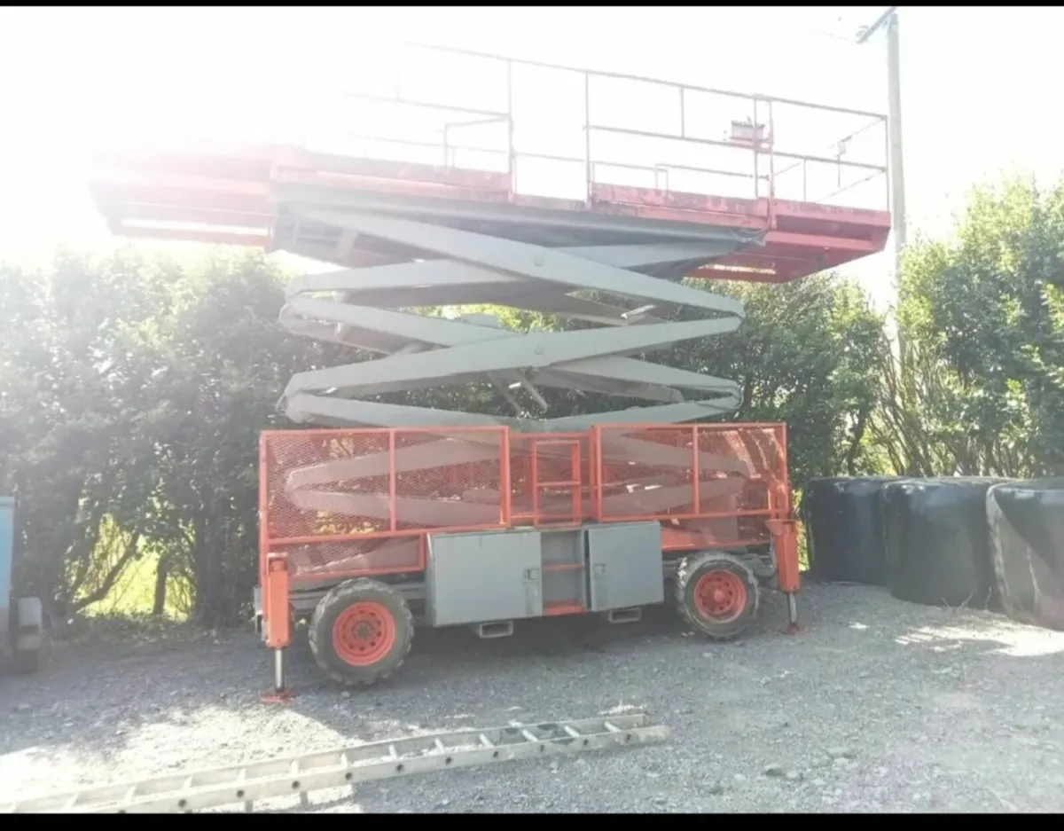 Skyjack hoist - Image 1
