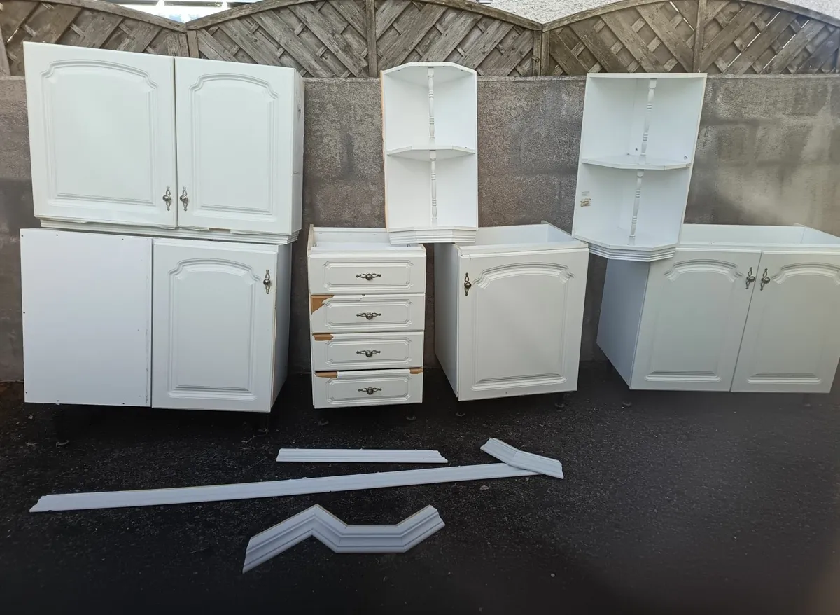 Kitchen Units - Image 1