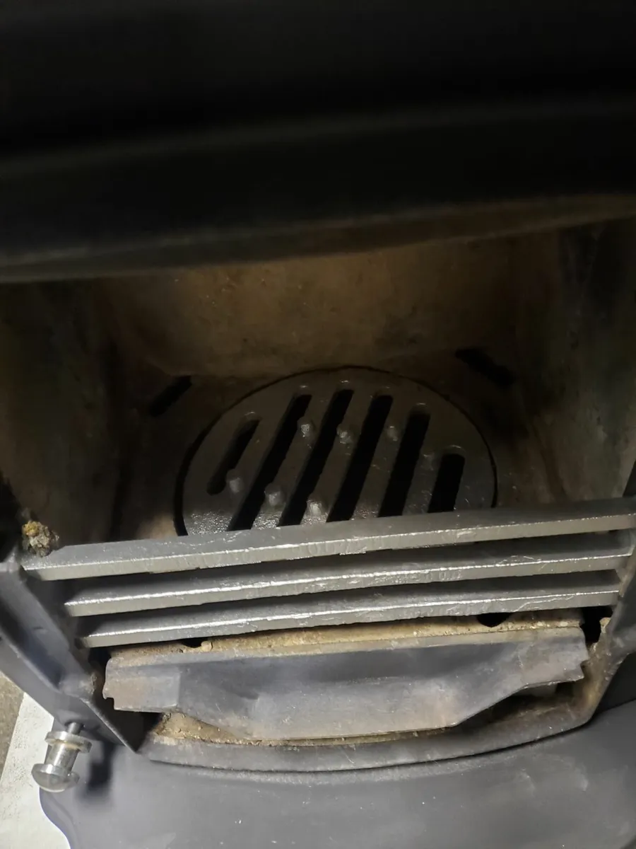 Stanley Oisin solid fuel stove . - Image 3