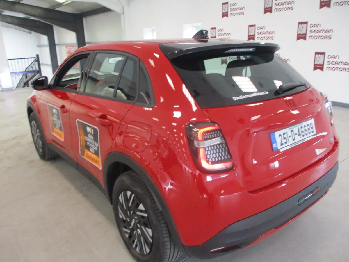 FIAT 600 E RED EDITION 2025 PRE REG - Image 2