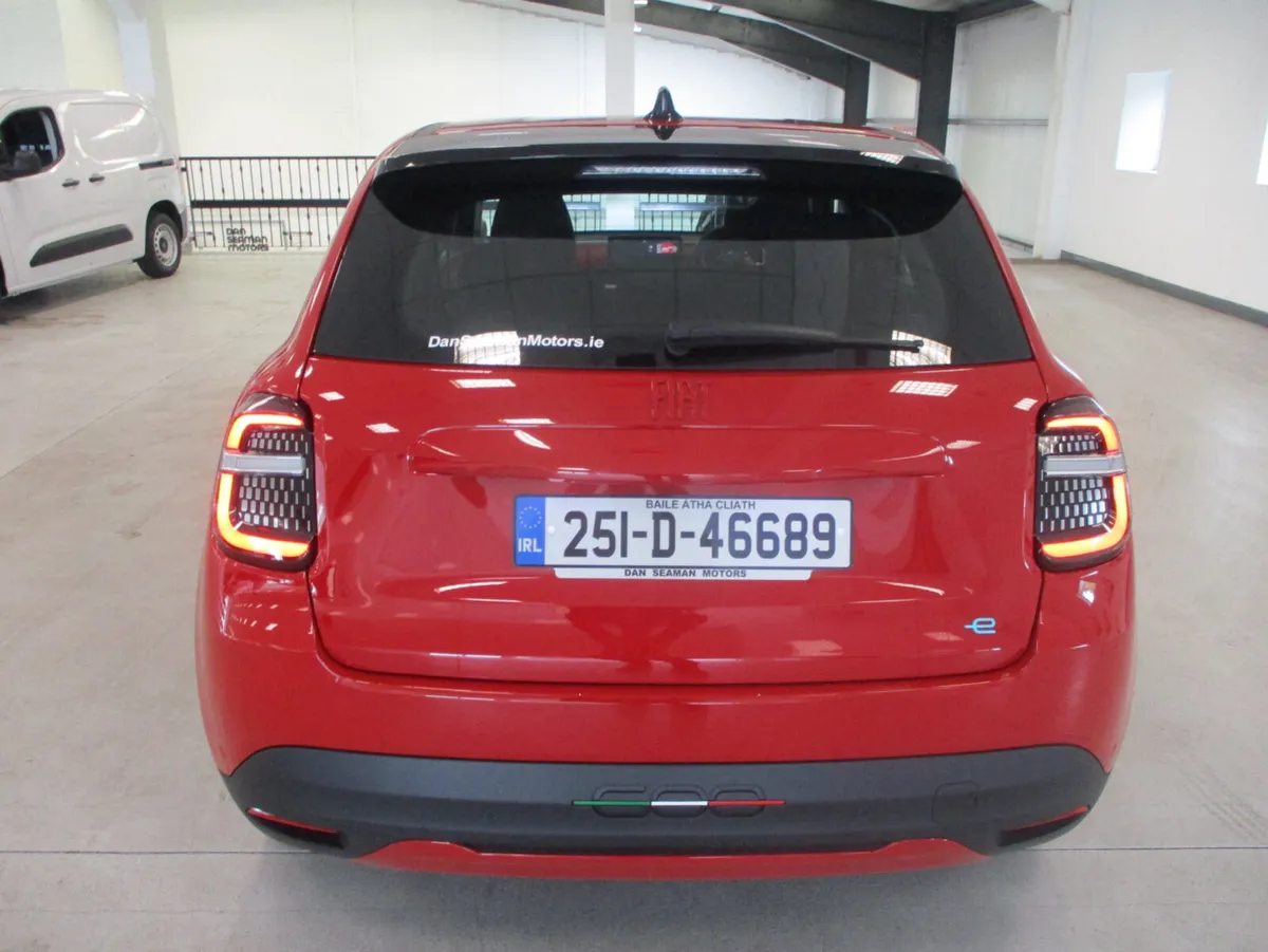 FIAT 600 E RED EDITION 2025 PRE REG - Image 3