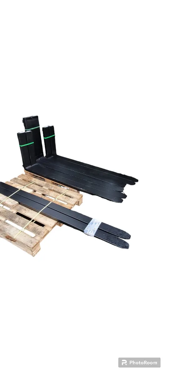 Forklift and manitou forks - Image 3