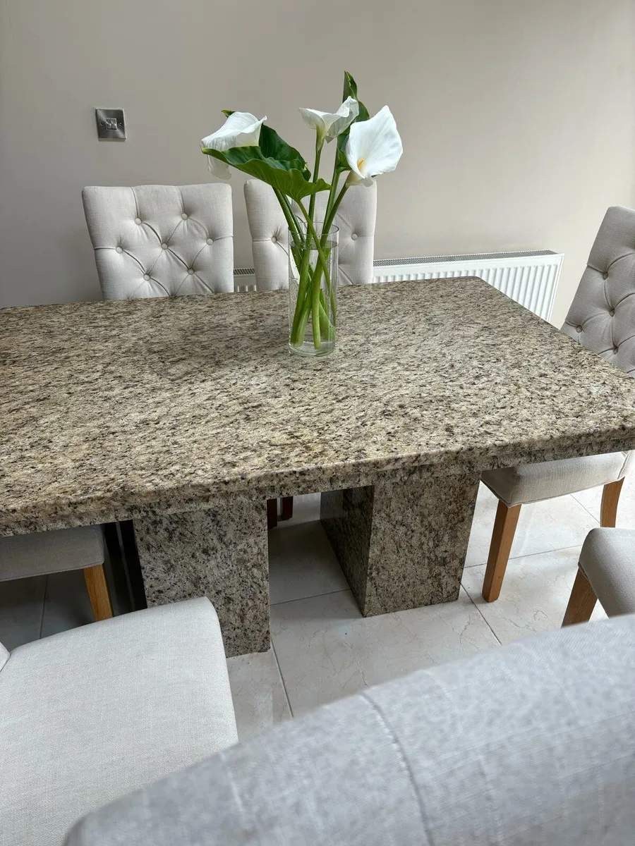Kitchen table and chairs - Image 4