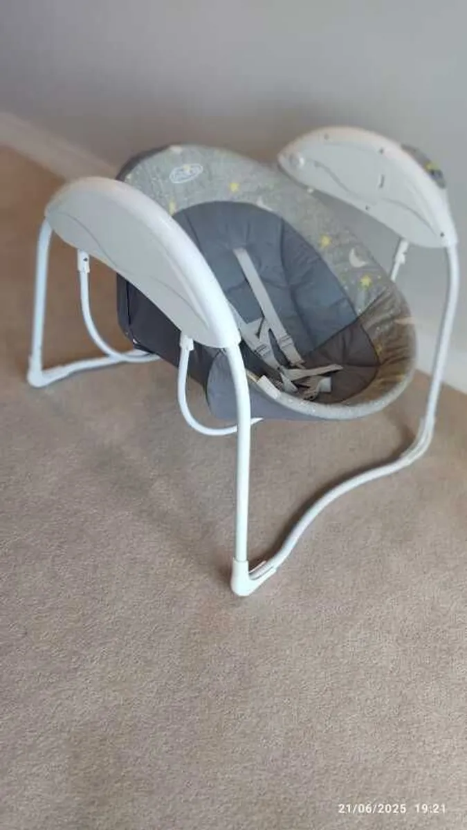 Graco Baby Swing - Image 3