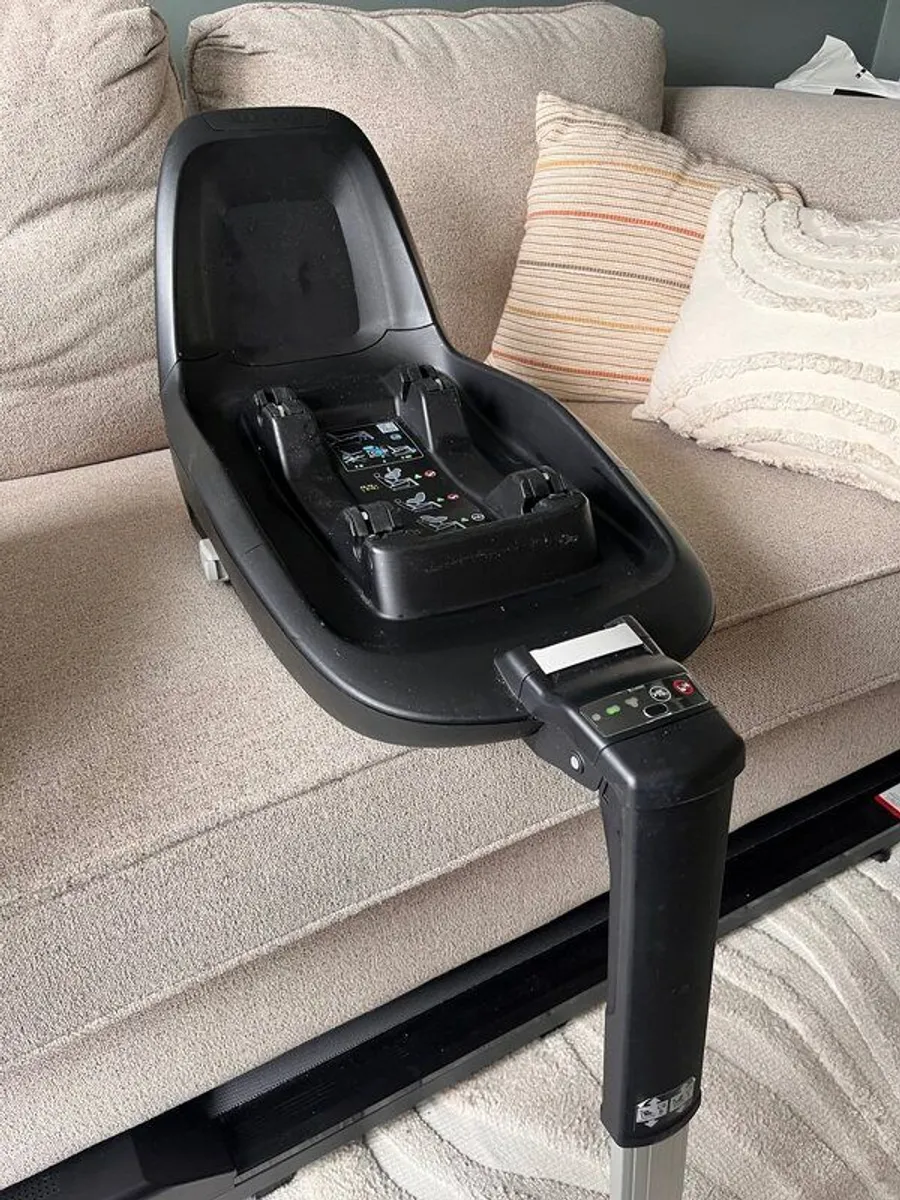 2 way Maxi Cosi Isofix Base - Image 3