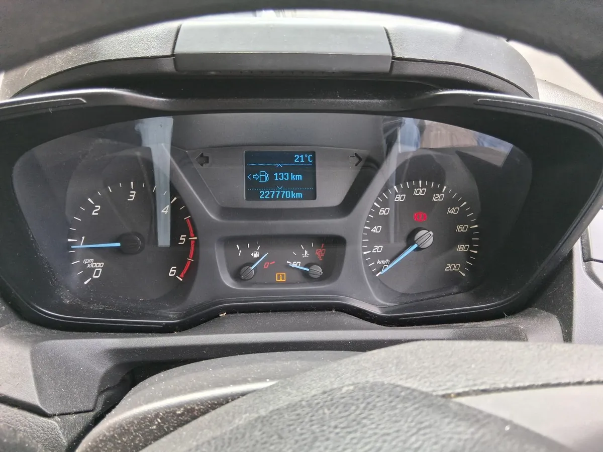 Ford Transit Custom 2018 - Image 2