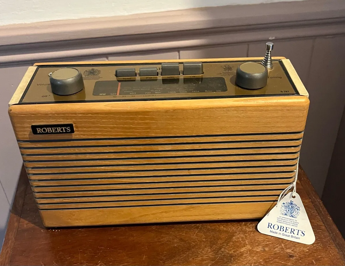 Vintage Robert’s Radio - Image 1