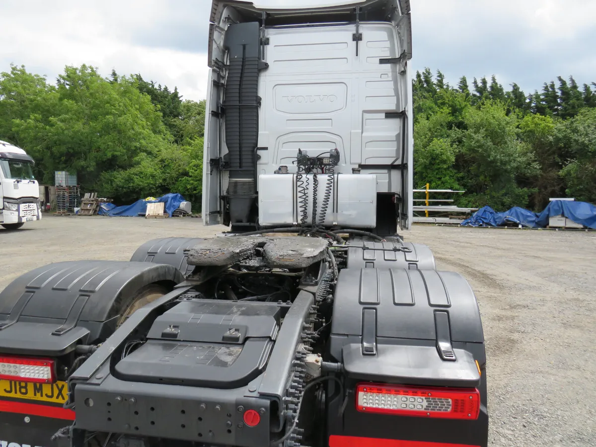 Volvo FH500 6x2 - Image 4