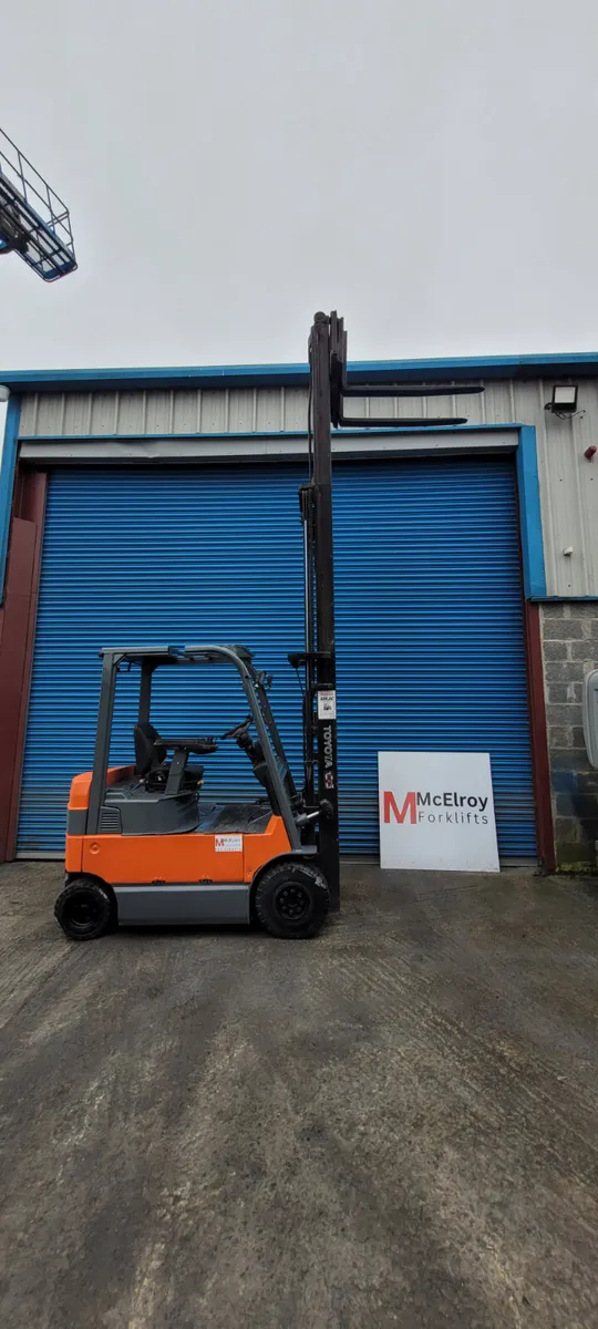 Electric Toyota forklifts - Image 3