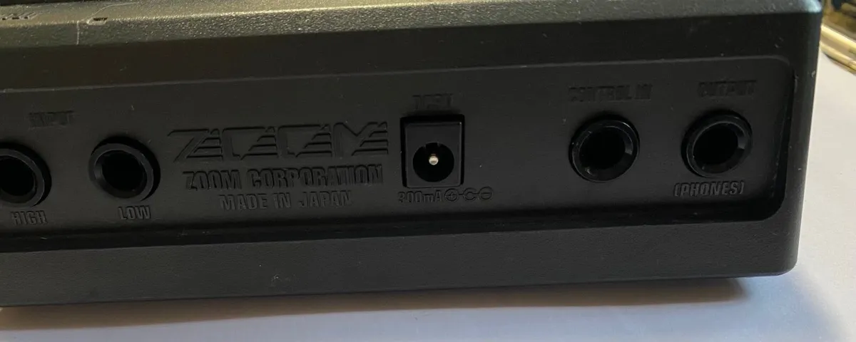 Zoom 504 Acoustic guitar effects processor - Image 2