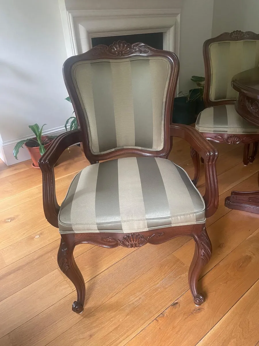 Dining table and chairs - Image 2
