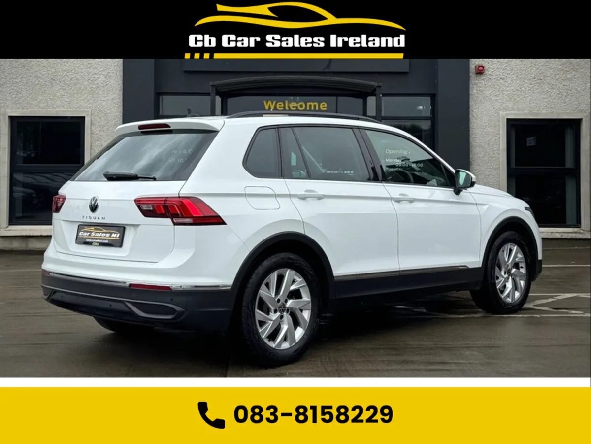 Volkswagen Tiguan 2.0 TDI Life SUV 5dr Diesel DSG - Image 3