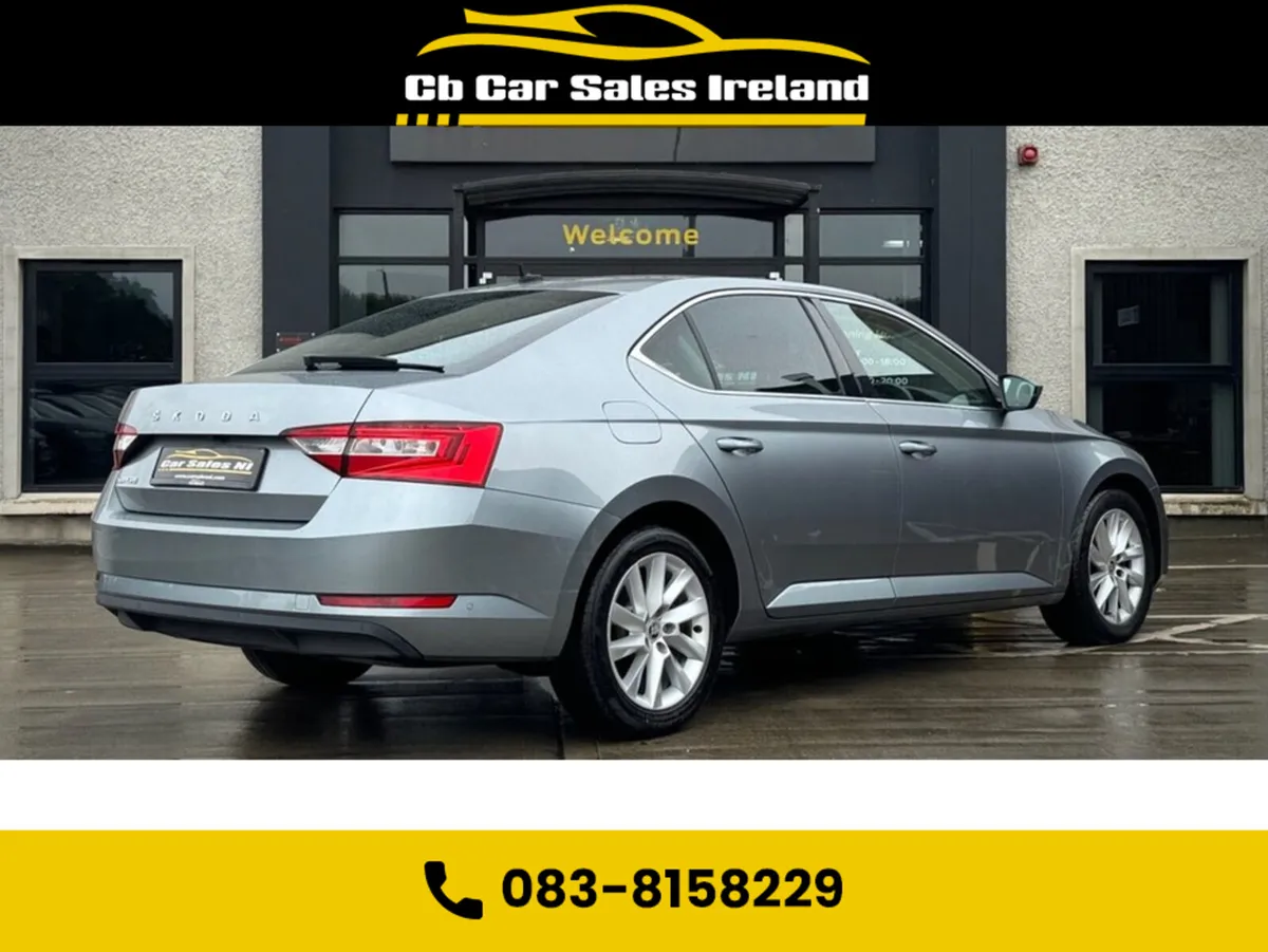 Skoda Superb 2.0 TDI SE Technology Hatchback 5dr D - Image 3