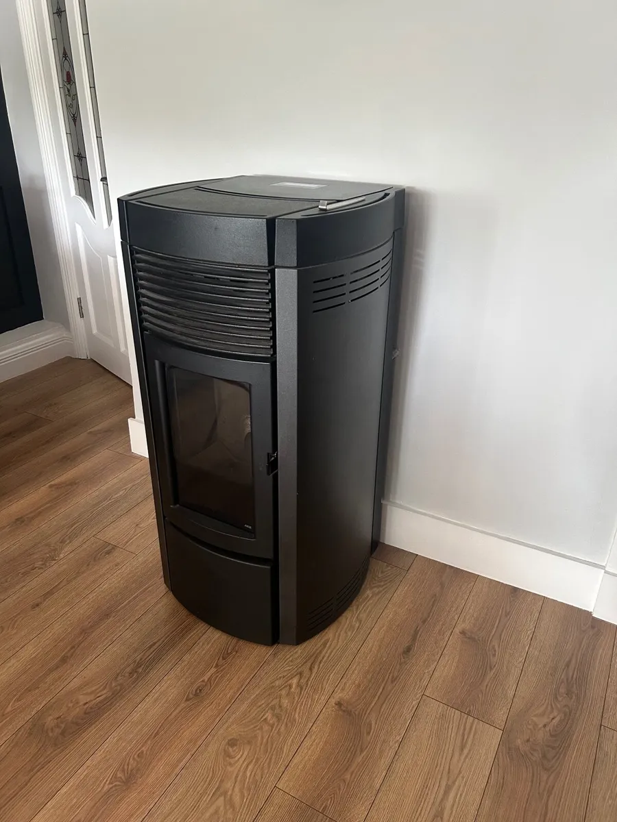 MCZ Wood Pellet Stove - Image 2