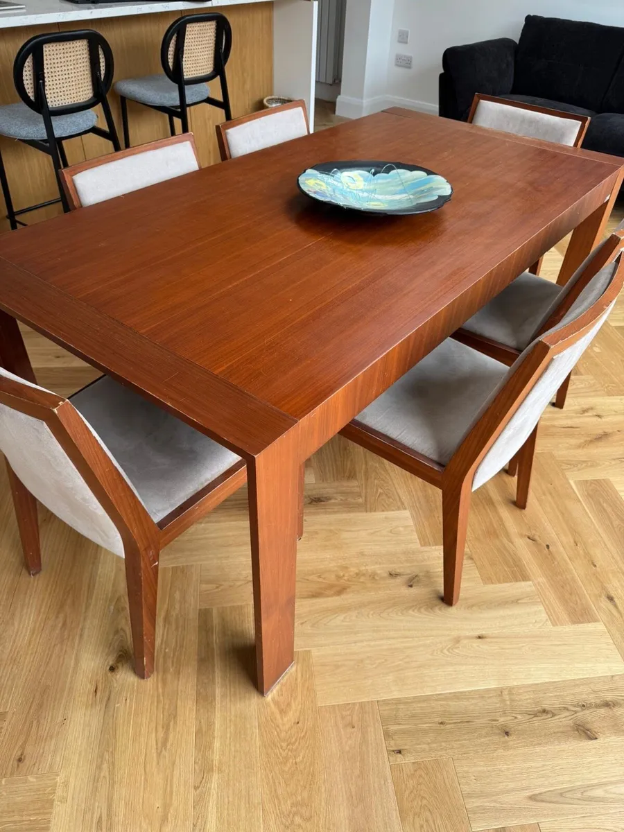 Extendable dining table and 8 chairs - Image 3