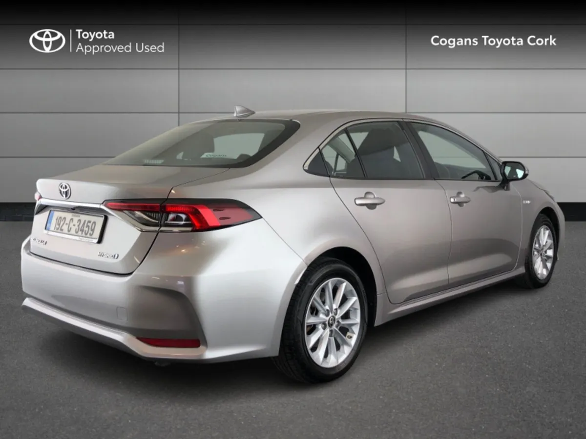 Toyota Corolla COROLLA HYBRID LUNA SAL - Image 2