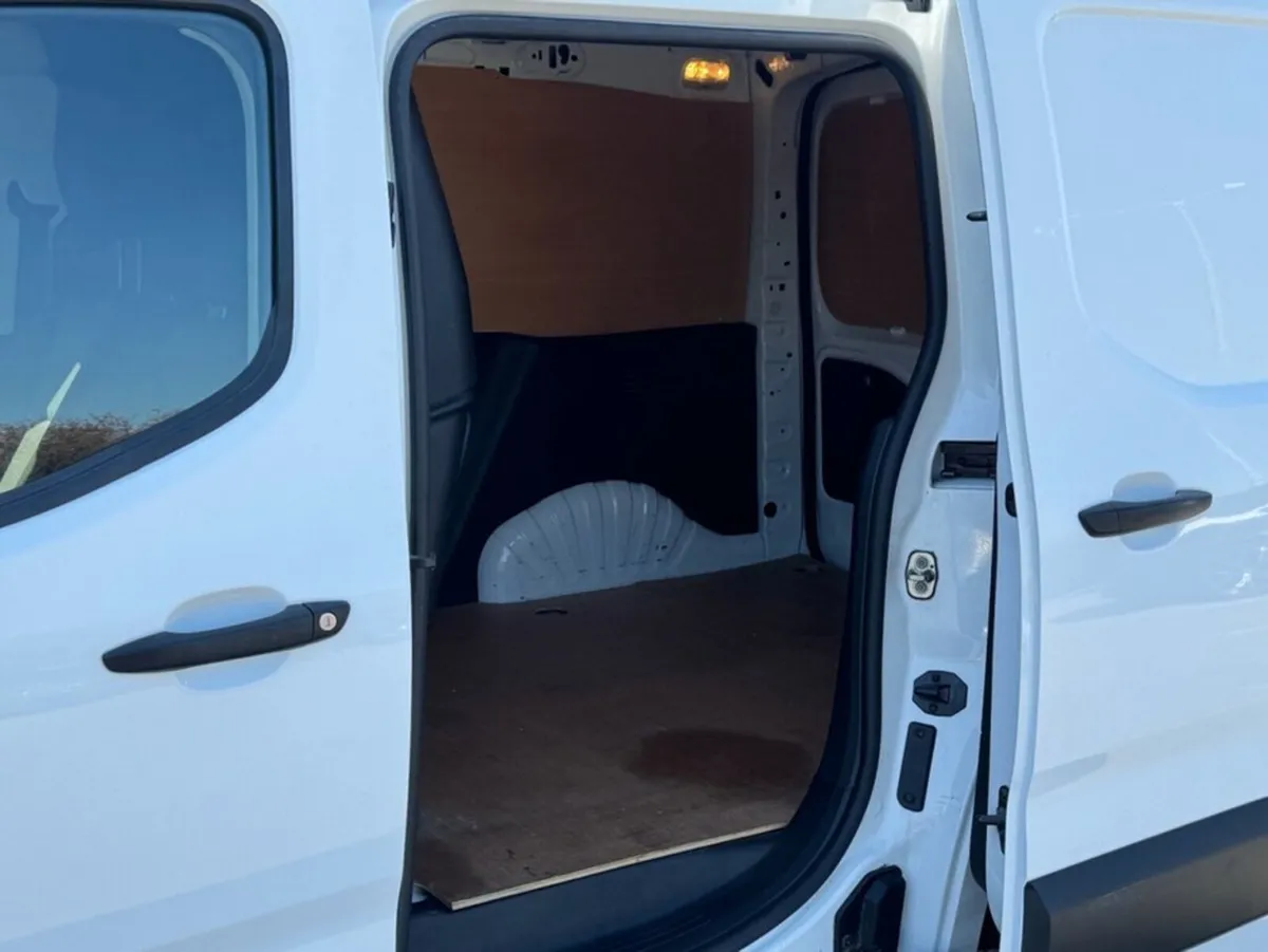 Peugeot Partner 1.5 BlueHDi 1000 Professional Stan - Image 4