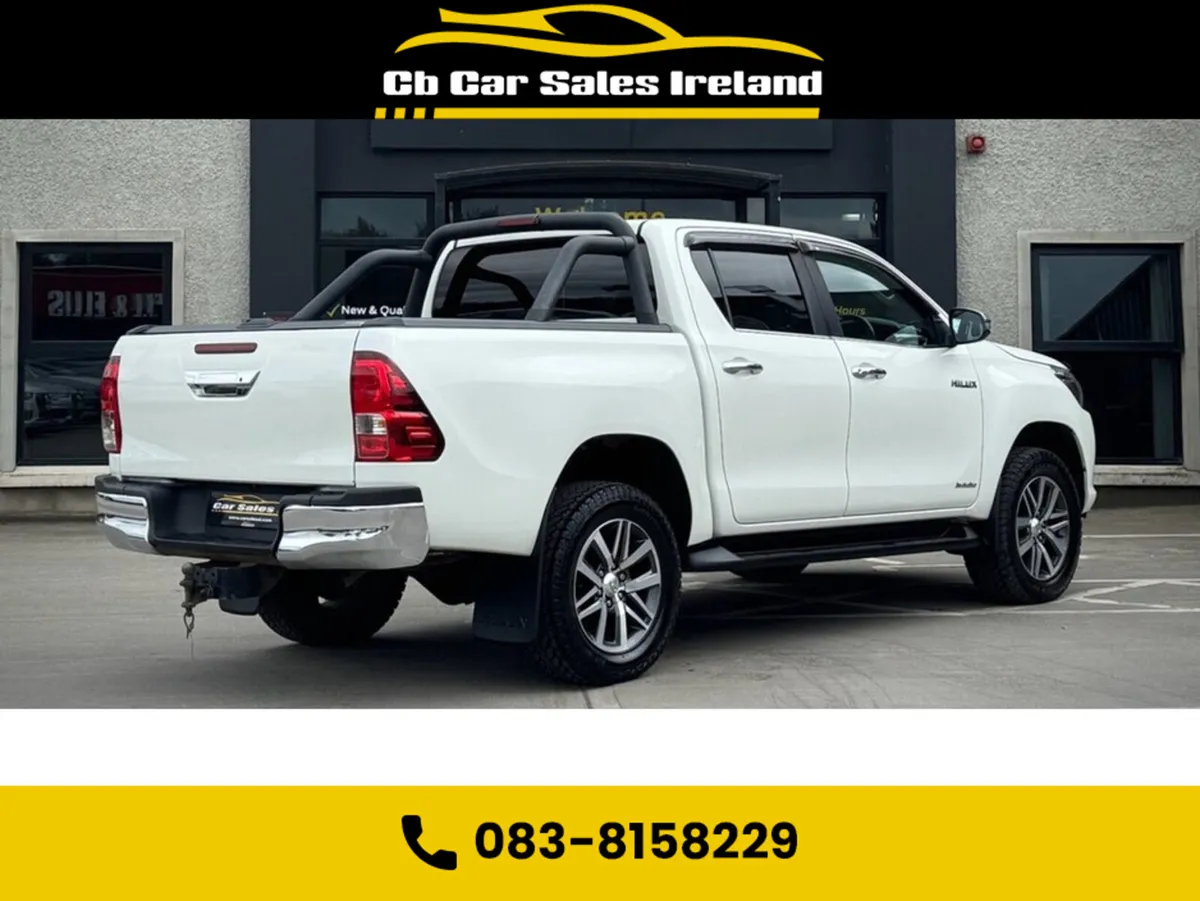 Toyota Hilux 2.4 D-4D Invincible Pickup Double Cab - Image 3
