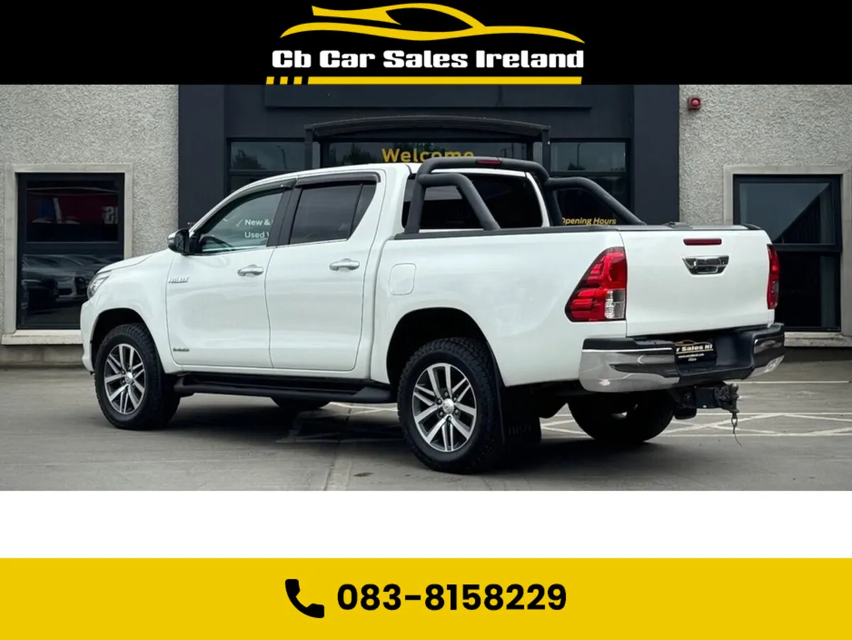 Toyota Hilux 2.4 D-4D Invincible Pickup Double Cab - Image 4
