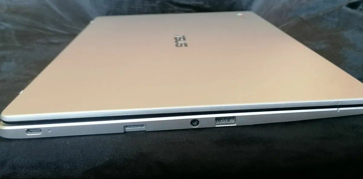 Asus Chromebook C523N – 15.6" | Fast, Clean & Read - Image 2