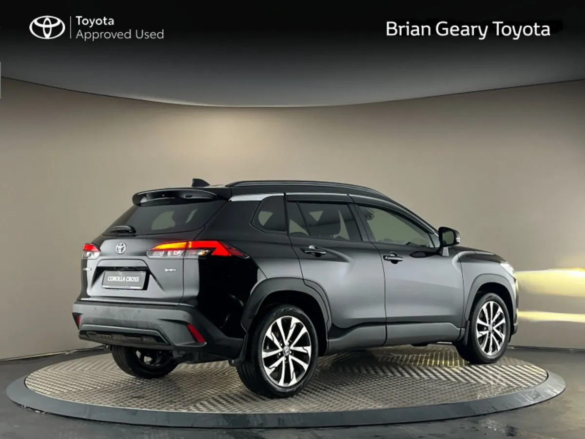 Toyota Corolla Cross HYBRID 1.8 SPORT - Image 2